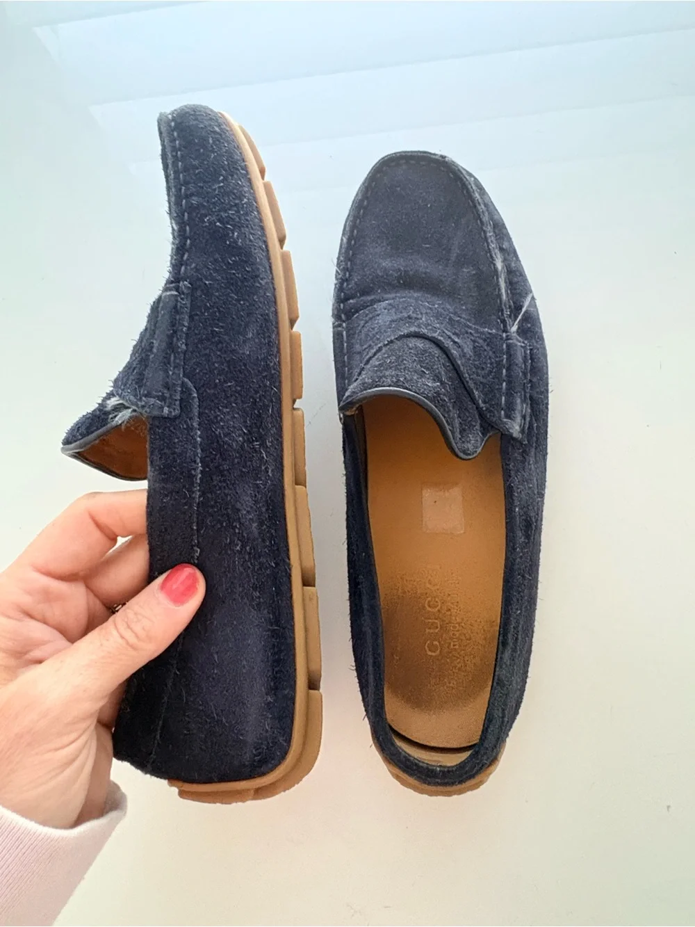 Gucci Navy Suede Slip-On Loafers with Tan Rubber Sole mens 8.5 size